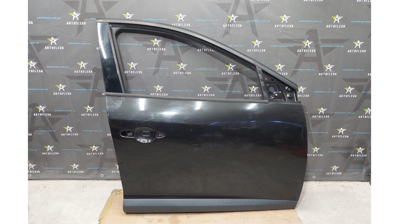 Дверь передняя правая 801006560R Renault Megane 3 рено меган бу Дверь передняя правая 801006560R Renault Megane 3 рено меган бу